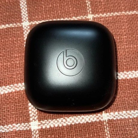 beats-by-dre-earbuds-big-0